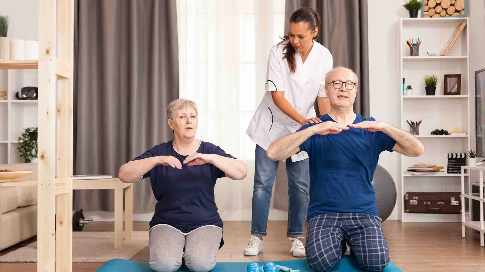 Physical therapist senior exercise